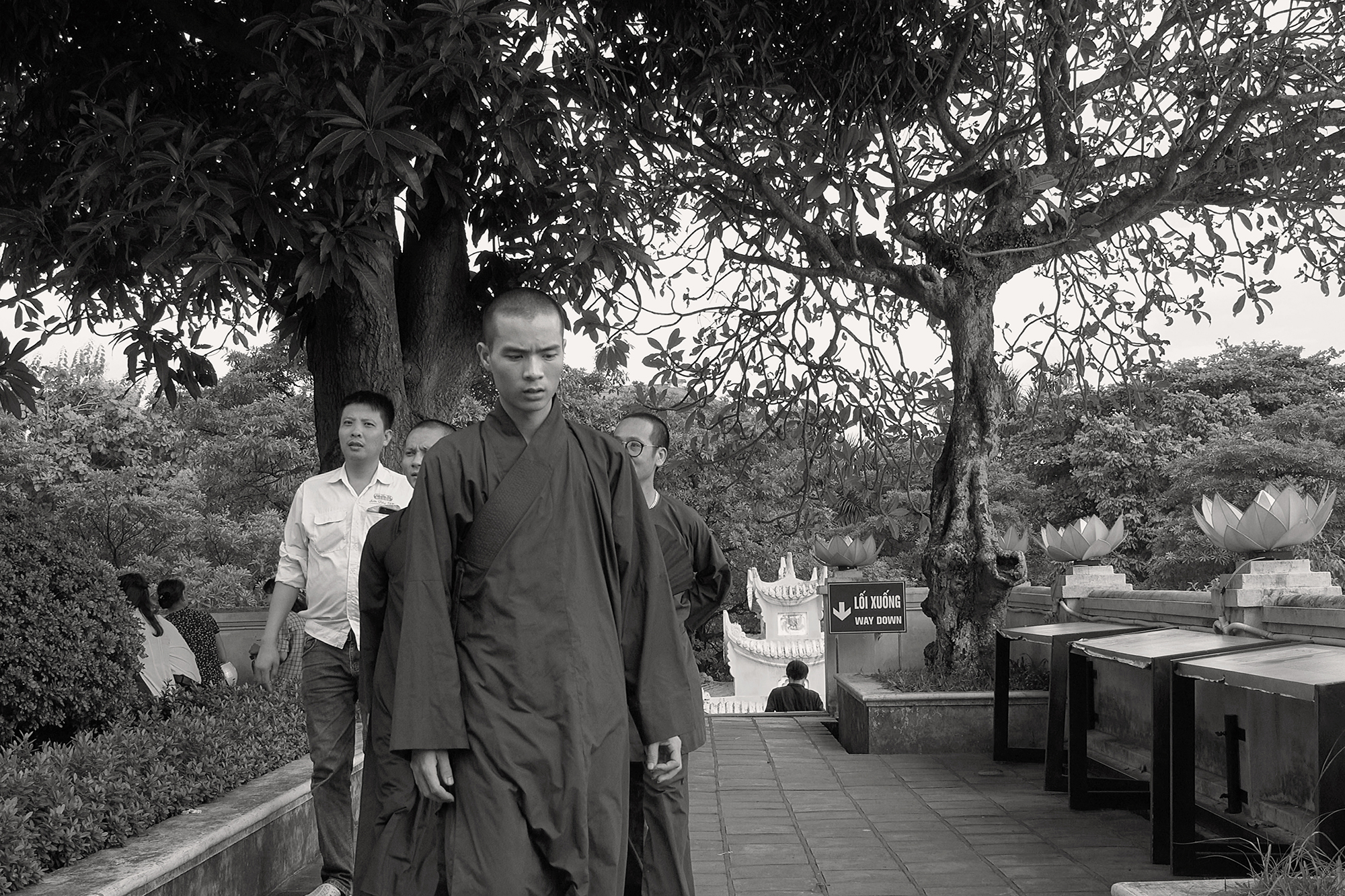 Christoph Radke, Vietnam, Hanoi, junge Mönche in der Zitadelle, 2017